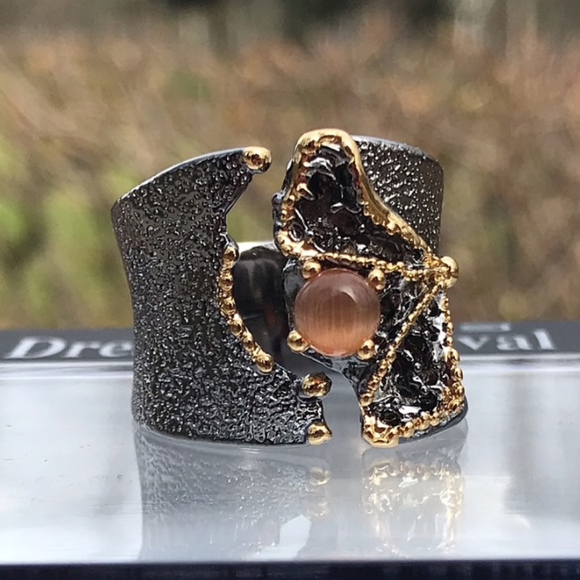 NOT FOR SALE Ring Split on Top with CZ Stone - Size 8 - Picture 9 of 9